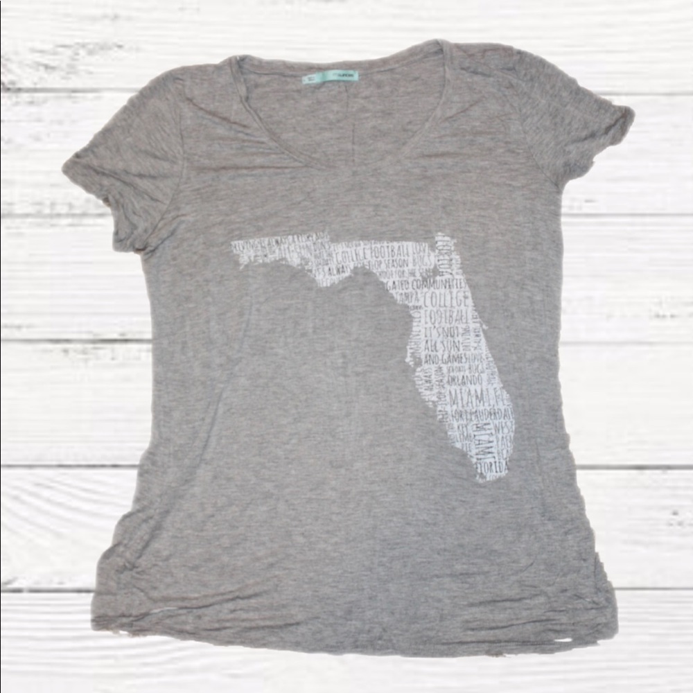 Size L Maurices tee